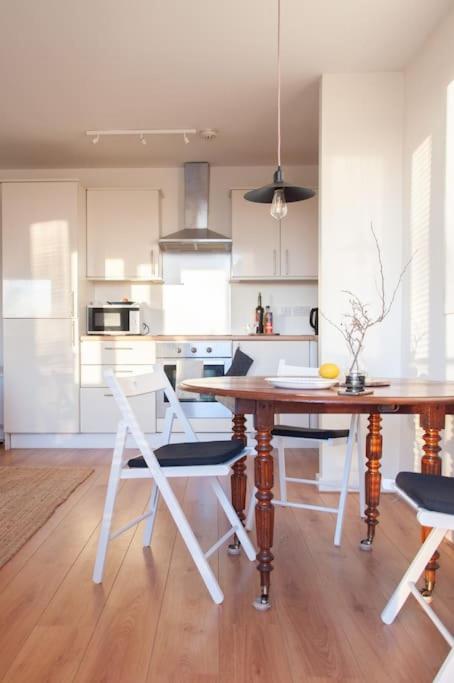 2 Bed 2 Bath Apartment With Canal View Dublin Exterior photo