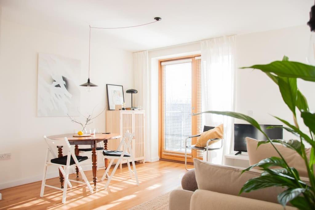 2 Bed 2 Bath Apartment With Canal View Dublin Exterior photo